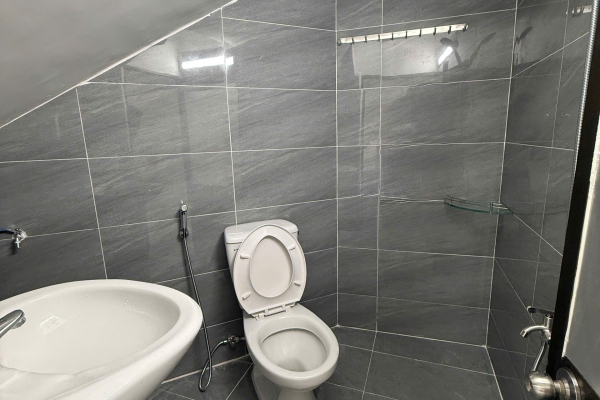 CHO THUÊ MẶT BẰNG KINH DOANH TRỆT LỬNG MẶT TIỀN ĐƯỜNG QUANG TRUNG NHA TRANG – NHÀ ĐẸP MỚI TOONG – NGANG RỘNG LÝ TƯỞNG 6.4M GIÁ 33 TRIỆU