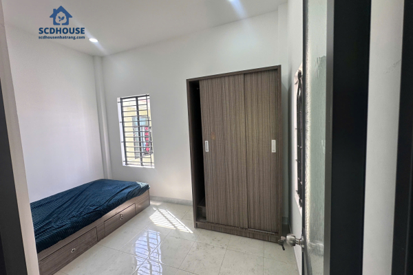 CHO THUÊ NHÀ NGUYÊN CĂN LÔ GÓC 2 MẶT TIỀN HẺM PHƯỜNG VẠN THẠNH NHA TRANG – GẦN CHỢ ĐẦM VÀ BIỂN TRẦN PHÚ GIÁ SIÊU TỐT 6.5 TRIỆU