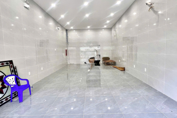 CHO THUÊ TÒA NHÀ KINH DOANH 4 TẦNG CÓ THANG MÁY & PCCC CHUẨN KHU BÀN CỜ PHƯỚC LONG NHA TRANG – DIỆN TÍCH SỬ DỤNG 300M² MẶT TIỀN 12M VỈA HÈ 3M GIÁ 35 TRIỆU