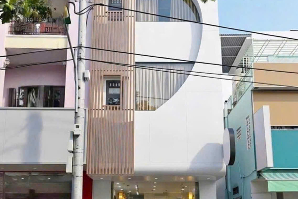 CHO THUÊ TÒA NHÀ SPA BEAUTY CLINIC 4 TẦNG MẶT TIỀN BẠCH ĐẰNG NHA TRANG – KHU PHỐ DU LỊCH HÀN QUỐC SẦM UẤT – DECOR SẴN VÀO KINH DOANH NGAY GIÁ 50 TRIỆU