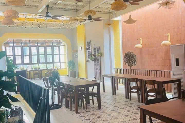 CHO THUÊ NHÀ NGUYÊN CĂN 2 TẦNG MẶT TIỀN ĐƯỜNG TRỊNH PHONG KHU PHỐ HÀN QUỐC NHA TRANG – DIỆN TÍCH 210M² NGANG 6M NỞ HẬU THÍCH HỢP MỞ NHÀ HÀNG SPA VĂN PHÒNG GIÁ 75 TRIỆU