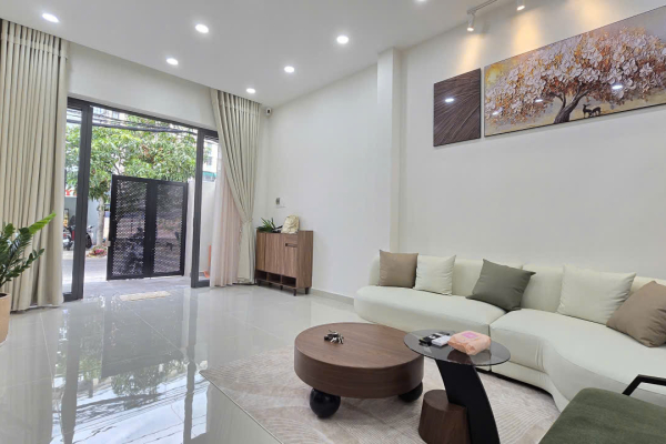 BÁN NHÀ MỚI 3 TẦNG ĐẸP LÔ GÓC MẶT TIỀN SỐ 56 ĐỒNG NAI NHA TRANG – SÁT TRỤC TỐ HỮU – DIỆN TÍCH 90M² NGANG 5,3M HƯỚNG ĐÔNG FULL NỘI THẤT GIÁ 11,9 TỶ