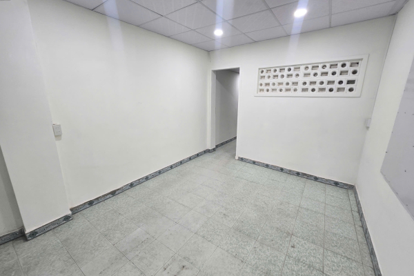 CHO THUÊ NHÀ NGUYÊN CĂN 2 TẦNG MẶT TIỀN ĐƯỜNG VẠN HÒA NGAY CHỢ ĐẦM TRUNG TÂM NHA TRANG – ĐƯỜNG RỘNG 10M DIỆN TÍCH SỬ DỤNG 106M² 3 PHÒNG NGỦ GIÁ 10 TRIỆU/THÁNG