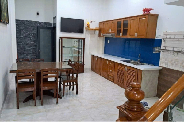 CHO THUÊ NHÀ NGUYÊN CĂN 3 TẦNG MẶT TIỀN ĐƯỜNG LAM SƠN TRUNG TÂM NHA TRANG – DIỆN TÍCH SỬ DỤNG 182M² NGANG 4M 4 PHÒNG MÁY LẠNH PHÙ HỢP KINH DOANH SPA VĂN PHÒNG GIÁ 20 TRIỆU/THÁNG