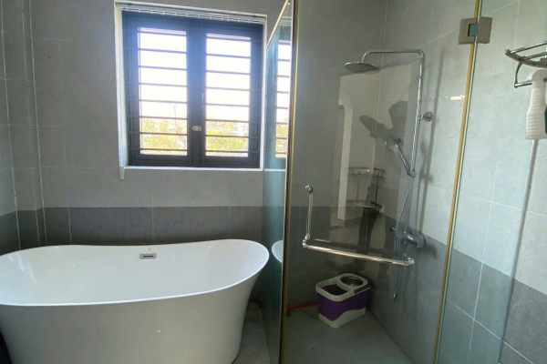 CHO THUÊ VILLA 3 TẦNG ĐỐI DIỆN SÂN BÓNG KHU ĐÔ THỊ MỸ GIA GÓI 2 NHA TRANG – DIỆN TÍCH 200M² NỘI THẤT CƠ BẢN THÍCH HỢP MỞ VĂN PHÒNG CÔNG TY GIÁ 21 TRIỆU/THÁNG