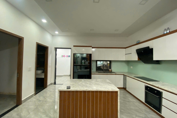 CHO THUÊ VILLA 3 TẦNG ĐỐI DIỆN SÂN BÓNG KHU ĐÔ THỊ MỸ GIA GÓI 2 NHA TRANG – DIỆN TÍCH 200M² NỘI THẤT CƠ BẢN THÍCH HỢP MỞ VĂN PHÒNG CÔNG TY GIÁ 21 TRIỆU/THÁNG