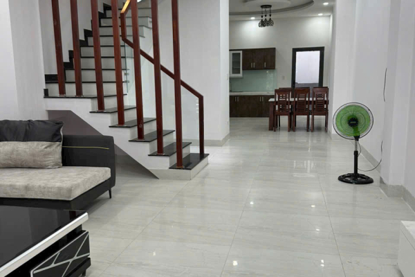 CHO THUÊ NHÀ PHỐ 3 TẦNG KHU ĐÔ THỊ HÀ QUANG 1 TRUNG TÂM NHA TRANG – DIỆN TÍCH 85M² HƯỚNG BẮC ĐƯỜNG Ô TÔ 4 PHÒNG NGỦ 5 WC FULL NỘI THẤT MỚI ĐẸP GIÁ 22 TRIỆU/THÁNG