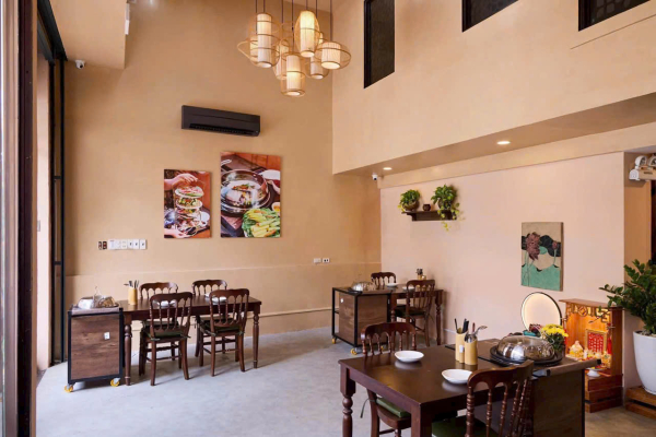 SANG GẤP NHÀ HÀNG 3 TẦNG ĐẦY ĐỦ NỘI THẤT CÓ THANG MÁY GẦN GA NHA TRANG TRUNG TÂM PHƯỜNG PHƯƠNG SẠI – MẶT TIỀN 7M NỞ HẬU DIỆN TÍCH 128M²/SÀN HỆ THỐNG PCCC CHUẨN GIÁ SANG CHỈ 450 TRIỆU