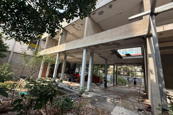 CHO THUÊ MẶT BẰNG MẶT TIỀN HOÀNG HOA THÁM TRUNG TÂM PHƯỜNG LỘC THỌ NHA TRANG SÁT BIỂN – DIỆN TÍCH LỚN 567M² MẶT TIỀN 23M CÓ KHUNG SƯỜN 3 TẦNG GIÁ 220 TRIỆU/THÁNG