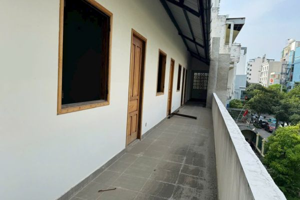 CHO THUÊ MẶT BẰNG MẶT TIỀN HOÀNG HOA THÁM TRUNG TÂM PHƯỜNG LỘC THỌ NHA TRANG SÁT BIỂN – DIỆN TÍCH LỚN 567M² MẶT TIỀN 23M CÓ KHUNG SƯỜN 3 TẦNG GIÁ 220 TRIỆU/THÁNG
