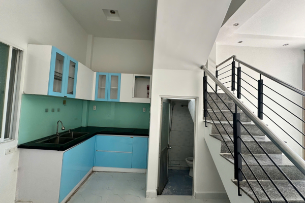 BÁN NHÀ 2 TẦNG BÊ TÔNG CỐT THÉP TRUNG TÂM NHA TRANG GẦN BỜ KÈ HÀ RA SÔNG CÁI – DIỆN TÍCH 34M² ODT NGANG 4M HƯỚNG TÂY BẮC 3 PHÒNG NGỦ SỔ ĐỎ CHÍNH CHỦ GIÁ 2 TỶ 300 TRIỆU