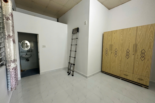 BÁN NHÀ 2 TẦNG BÊ TÔNG CỐT THÉP TRUNG TÂM NHA TRANG GẦN BỜ KÈ HÀ RA SÔNG CÁI – DIỆN TÍCH 34M² ODT NGANG 4M HƯỚNG TÂY BẮC 3 PHÒNG NGỦ SỔ ĐỎ CHÍNH CHỦ GIÁ 2 TỶ 300 TRIỆU