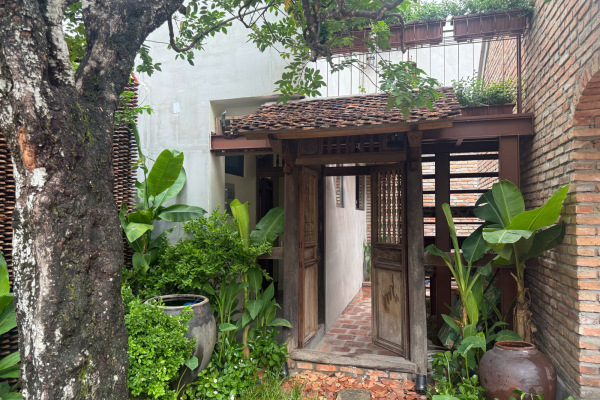 CHO THUÊ NHÀ CỔ MẶT TIỀN 16,5M ĐƯỜNG MẠC ĐĨNH CHI KHU BÀN CỜ TRUNG TÂM NHA TRANG – TỔNG DIỆN TÍCH SỬ DỤNG 312M² CÓ SÂN VƯỜN HỒ CẢNH QUAN GIÁ 80 TRIỆU/THÁNG (THƯƠNG LƯỢNG)
