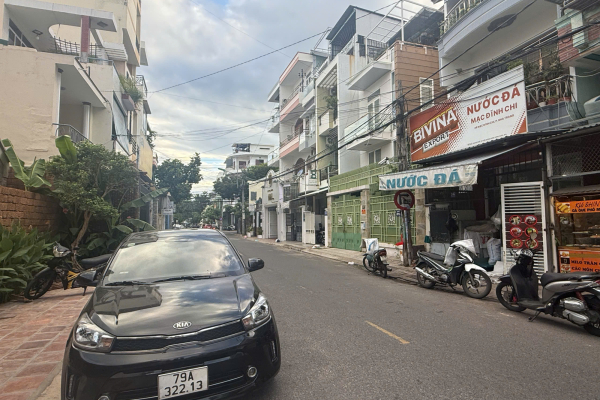 CHO THUÊ NHÀ CỔ MẶT TIỀN 16,5M ĐƯỜNG MẠC ĐĨNH CHI KHU BÀN CỜ TRUNG TÂM NHA TRANG – TỔNG DIỆN TÍCH SỬ DỤNG 312M² CÓ SÂN VƯỜN HỒ CẢNH QUAN GIÁ 80 TRIỆU/THÁNG (THƯƠNG LƯỢNG)