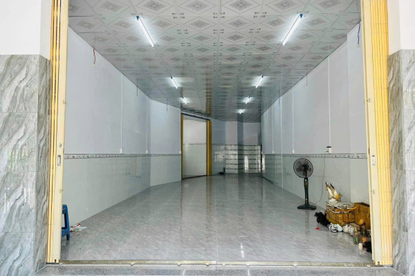 CHO THUÊ MẶT BẰNG KINH DOANH MỚI XÂY LÔ GÓC 2 MẶT TIỀN ĐƯỜNG NGUYỄN CÔNG TRỨ KHU CHỢ ĐẦM NHA TRANG – DIỆN TÍCH 97M² NỞ HẬU THÀNH CÔNG GẦN BIỂN GIÁ CHỈ 15 TRIỆU/THÁNG
