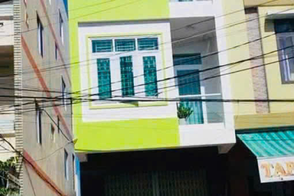 CHO THUÊ NHÀ NGUYÊN CĂN 3 TẦNG MẶT ĐƯỜNG LỚN KHU BÀN CỜ PHƯỜNG TÂN LẬP / PHƯỚC HÒA NHA TRANG – DIỆN TÍCH SỬ DỤNG 180M² GỒM 4 PHÒNG NGỦ 5 WC PHÙ HỢP VĂN PHÒNG & NGHỈ DƯỠNG GIÁ 15 TRIỆU/THÁNG