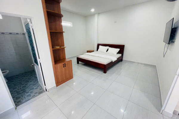 CHO THUÊ NHÀ NGUYÊN CĂN 3 TẦNG MẶT ĐƯỜNG LỚN KHU BÀN CỜ PHƯỜNG TÂN LẬP / PHƯỚC HÒA NHA TRANG – DIỆN TÍCH SỬ DỤNG 180M² GỒM 4 PHÒNG NGỦ 5 WC PHÙ HỢP VĂN PHÒNG & NGHỈ DƯỠNG GIÁ 15 TRIỆU/THÁNG