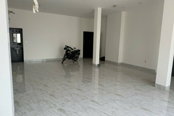CHO THUÊ MẶT BẰNG TẦNG TRỆT MẶT TIỀN 6,5M ĐƯỜNG SỐ 8 KHU ĐÔ THỊ HÀ QUANG 2 NHA TRANG – CÁCH TRỤC THÍCH QUẢNG ĐỨC 7M – DIỆN TÍCH 70M² ĐƯỜNG 22M VỈA HÈ 5M ĐẬU OTO GIÁ 15 TRIỆU/THÁNG