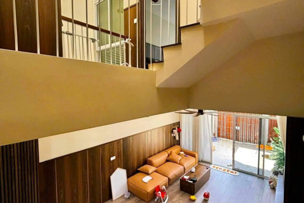 CHO THUÊ BIỆT THỰ / NHÀ PHỐ KĐT MỸ GIA NHA TRANG – DIỆN TÍCH SỬ DỤNG 270M² GỒM 3 PHÒNG NGỦ 3 WC NỘI THẤT HIỆN ĐẠI ĐẦY ĐỦ CÓ MÁY RỬA BÁT GẦN HỒ BƠI GIÁ 40 TRIỆU/THÁNG