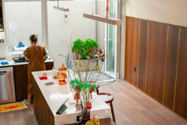 CHO THUÊ BIỆT THỰ / NHÀ PHỐ KĐT MỸ GIA NHA TRANG – DIỆN TÍCH SỬ DỤNG 270M² GỒM 3 PHÒNG NGỦ 3 WC NỘI THẤT HIỆN ĐẠI ĐẦY ĐỦ CÓ MÁY RỬA BÁT GẦN HỒ BƠI GIÁ 40 TRIỆU/THÁNG