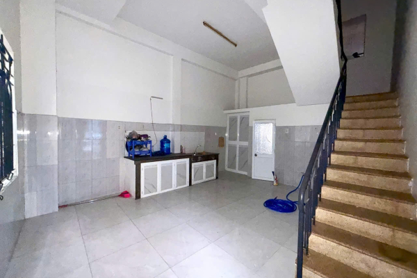 CHO THUÊ NHÀ KINH DOANH LÔ GÓC 2 MẶT TIỀN PHƯỜNG LỘC THỌ TRUNG TÂM NHA TRANG – DỰN TÍCH SỬ DỤNG 126M² NGANG 6M KẾT CẤU 1 TRỆT 1 LẦU GẦN BIỂN VÀ KHU PHỐ TÂY GIỮ GIÁ 3 NĂM ĐẦU 60 TRIỆU/THÁNG