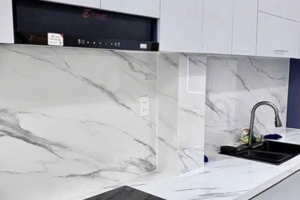 BÁN NHÀ MỚI 3 TẦNG MẶT TIỀN ĐƯỜNG TRẦN THỊ TÍNH NHA TRANG – DIỆN TÍCH SÀN 153,4M² FULL NỘI THẤT CAO CẤP CÓ 4 PHÒNG NGỦ SÂN ĐỖ Ô TÔ VÀ SÂN THƯỢNG THOÁNG MÁT SỔ HỒNG CHUẨN CHỈNH GIÁ 7,5 TỶ