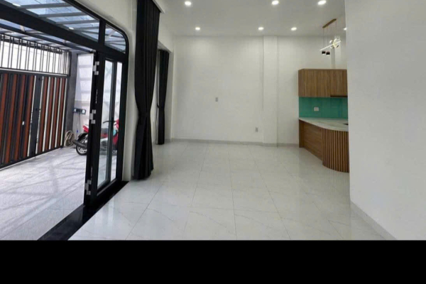 BÁN NHÀ CẤP 4 MỚI XÂY ĐẸP LÊ HỒNG PHONG – PHƯỜNG PHƯỚC HẢI / NAM NHA TRANG – DIỆN TÍCH 92M² (NGANG 6M) Ô TÔ TỚI TẬN NƠI TỰA ĐƯỜNG THÍCH QUẢNG ĐỨC VỚI SÂN XE MÁY 18M² GIÁ 5 TỶ 950 TRIỆ