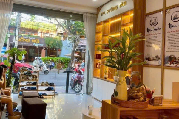 CHO THUÊ TÒA NHÀ MẶT TIỀN 4 TẦNG ĐƯỜNG HỒNG BÀNG TRUNG TÂM NHA TRANG – KHU BÀN CỜ / KHU PHỐ HÀN SẦM UẤT – DIỆN TÍCH 55M² MẶT TIỀN 5M ĐƯỜNG 20M GIÁ 50 TRIỆU/THÁNG
