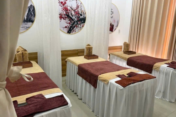 CHO THUÊ TÒA NHÀ MẶT TIỀN 4 TẦNG ĐƯỜNG HỒNG BÀNG TRUNG TÂM NHA TRANG – KHU BÀN CỜ / KHU PHỐ HÀN SẦM UẤT – DIỆN TÍCH 55M² MẶT TIỀN 5M ĐƯỜNG 20M GIÁ 50 TRIỆU/THÁNG