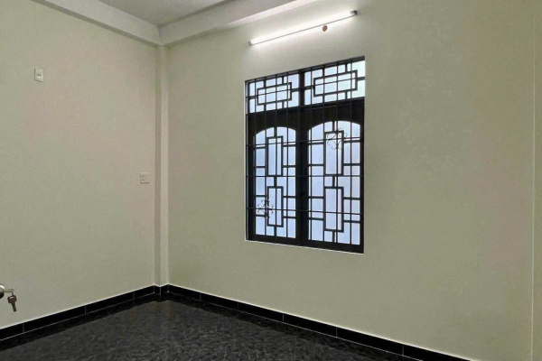 CHO THUÊ NHÀ PHỐ 3 TẦNG ĐƯỜNG CỔ LOA TRUNG TÂM KHU BÀN CỜ NHA TRANG – CẠNH TRƯỜNG ÂU CƠ VÀ CHỢ – DIỆN TÍCH 53M² (NGANG 4M) ĐƯỜNG RỘNG 13M KẾT CẤU 4 PHÒNG NGỦ KHÉP KÍN THÍCH HỢP MỞ VĂN PHÒNG SPA DẠY HỌC GIÁ 13 TRIỆU/THÁNG