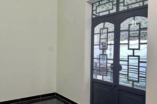 CHO THUÊ NHÀ PHỐ 3 TẦNG ĐƯỜNG CỔ LOA TRUNG TÂM KHU BÀN CỜ NHA TRANG – CẠNH TRƯỜNG ÂU CƠ VÀ CHỢ – DIỆN TÍCH 53M² (NGANG 4M) ĐƯỜNG RỘNG 13M KẾT CẤU 4 PHÒNG NGỦ KHÉP KÍN THÍCH HỢP MỞ VĂN PHÒNG SPA DẠY HỌC GIÁ 13 TRIỆU/THÁNG