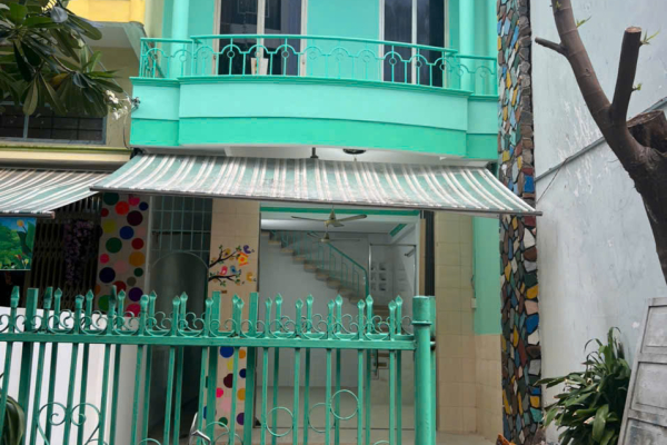 BÁN NHÀ MẶT TIỀN ĐƯỜNG HÀ THANH PHƯỜNG VẠN THẮNG NHA TRANG – 2 MẶT TIỀN TRƯỚC SAU THÔNG THOÁNG – CÁCH BIỂN TRẦN PHÚ CHỈ 500M – DIỆN TÍCH 99M² ĐẤT Ở ĐÔ THỊ (NGANG 4,7M) ĐƯỜNG Ô TÔ 4–6M GIÁ 6,4 TỶ