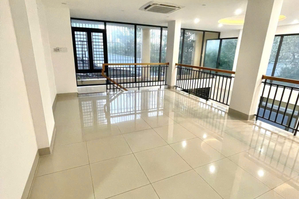 CHO THUÊ MẶT BẰNG KINH DOANH 70M² KHU BÀN CỜ PHƯỚC LONG NHA TRANG – MẶT TIỀN RỘNG 8M RẤT HIẾM – ĐƯỜNG 18M VỈA HÈ 3M – CÓ ĐIỀU HOÀ TRUNG TÂM – GIÁ CHỈ 15 TRIỆU/THÁNG