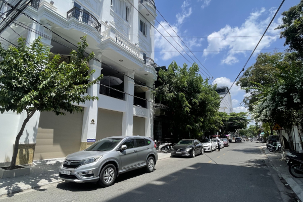 CHO THUÊ LÔ GÓC KIM CƯƠNG TRUNG TÂM THÀNH PHỐ NHA TRANG – HÀNG HIẾM MẶT TIỀN ÔM GÓC 30M – DIỆN TÍCH KHỦNG 600M² – PHÙ HỢP THƯƠNG HIỆU LỚN GIÁ 150 TRIỆU/THÁNG (CÓ THƯƠNG LƯỢNG)
