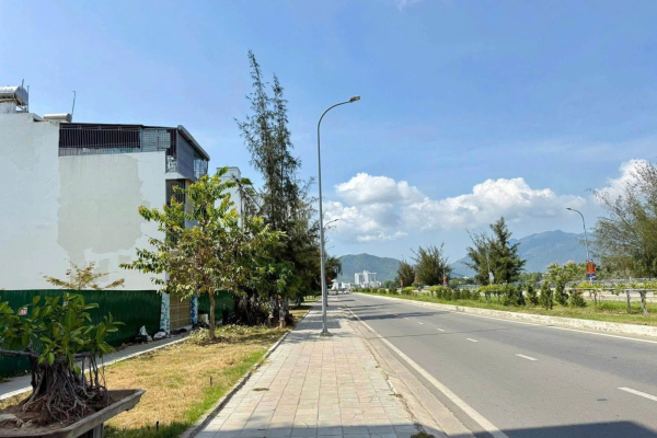 CHO THUÊ MẶT BẰNG NHA TRANG 300M² – 2 MẶT TIỀN ĐƯỜNG VÀNH ĐAI, LỐI ĐI RIÊNG