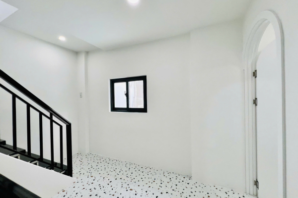 BÁN NHÀ NGUYÊN CĂN NHA TRANG – NHÀ 3 TẦNG PHỐ TÂY GẦN BIỂN, DÒNG TIỀN 16 TRIỆU/THÁNG