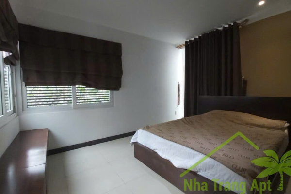 Bán biệt thự 4 tầng 2 mặt tiền view biển Hòn Chồng Nha Trang – 311m², ngang 9,7m, dòng tiền 70 triệu/tháng