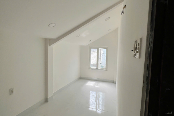 CHO THUÊ NHÀ NGUYÊN CĂN MẶT TIỀN BẠCH ĐẰNG – KHU BÀN CỜ, NHA TRANG