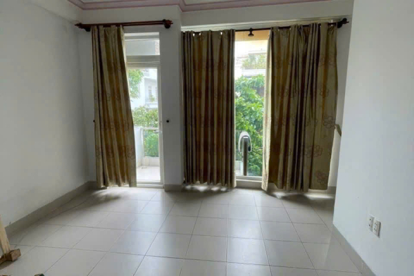 Mặt bằng Nha Trang cho thuê nhà 4 tầng mặt tiền Trần Nhật Duật, diện tích đất 63,2m², sử dụng 250m², 7 phòng ngủ, giá 25 triệu/tháng.