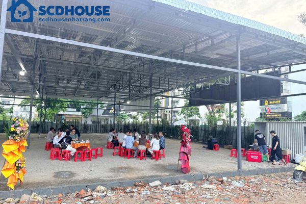 Cho Thuê Mặt Bằng Nha Trang – Bãi Đậu Xe Có Mái Che Hà Quang