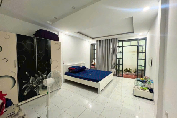 Cho thuê nhà nguyên căn Nha Trang 3 tầng gần chợ Đầm