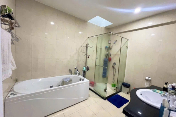 Cho thuê nhà nguyên căn Nha Trang 3 tầng gần chợ Đầm