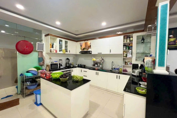 Cho thuê nhà nguyên căn Nha Trang 3 tầng gần chợ Đầm