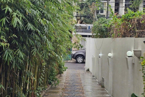BÁN NHÀ 4 TẦNG ĐÃ HOÀN CÔNG MẶT TIỀN ĐƯỜNG HỒNG LĨNH PHƯỜNG PHƯỚC HÒA NHA TRANG – ĐƯỜNG NHỰA 14M Ô TÔ ĐẬU TẬN NHÀ – NỞ HẬU TÀI LỘC GIÁ 5 TỶ