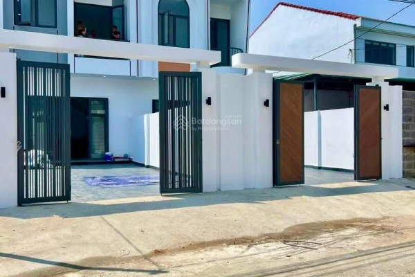 Căn nhà mới hoàn thiện mặt tiền đường lớn kinh doanh tốt