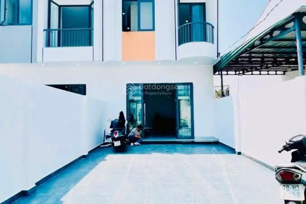 Căn nhà mới hoàn thiện mặt tiền đường lớn kinh doanh tốt