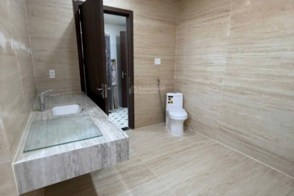 CHO THUÊ VILLA LÔ GÓC 2 MẶT TIỀN 4 TẦNG TÂN CỔ ĐIỂN PHÁP CÓ THANG MÁY ĐƯỜNG LÝ NAM ĐẾ NHA TRANG – DIỆN TÍCH 140M² PHÙ HỢP VĂN PHÒNG SHOWROOM YOGA CÀ PHÊ GIÁ 70 TRIỆU/THÁNG