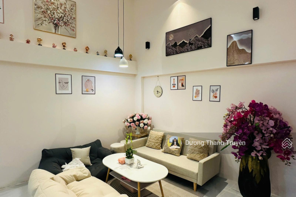 BÁN NHÀ PHỐ 4 TẦNG MẶT TIỀN ĐƯỜNG BÀ TRIỆU CẠNH GA NHA TRANG VỊ TRÍ KINH DOANH CÓ DÒNG TIỀN THUÊ 25 TRIỆU/THÁNG SỔ HỒNG CHÍNH CHỦ GIÁ 12 TỶ 500 TRIỆU