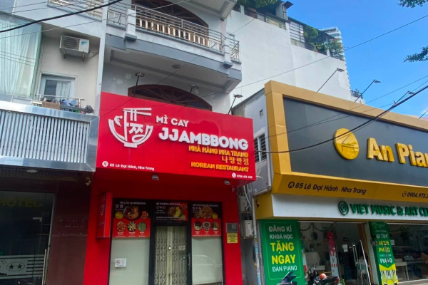 CHO THUÊ NHÀ NGUYÊN CĂN 4 TẦNG KHU BÀN CỜ TRUNG TÂM NHA TRANG – SÁT VÁCH ĐƯỜNG NGUYỄN THỊ MINH KHAI – DIỆN TÍCH 75M² KINH DOANH ĐA NGÀNH GIÁ 32 TRIỆU