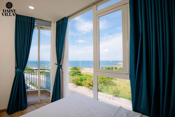 CHO THUÊ MẶT BẰNG TẦNG TRỆT VÀ CĂN HỘ CAO CẤP LÔ GÓC 2 MẶT TIỀN TRỰC DIỆN BIỂN ĐƯỜNG PHẠM VĂN ĐỒNG NHA TRANG – MẶT BẰNG 60,5M² GIÁ 10 TRIỆU/THÁNG & CĂN HỘ 80M² VIEW BIỂN CÓ SAUNA GIÁ TỪ 21 TRIỆU/THÁNG